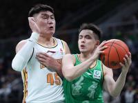 辽宁男篮大胜对手，保持不败纪录 